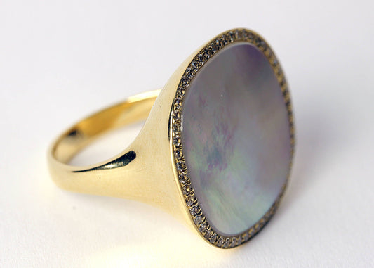 Yellow gold mother of pearl ring with 0.30ct tw diamonds, art deco