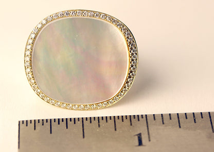 Yellow gold mother of pearl ring with 0.30ct tw diamonds, art deco