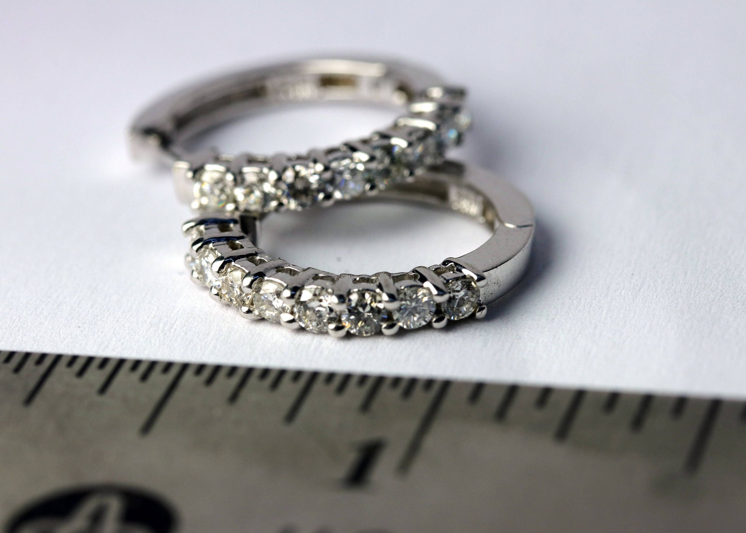 14K White gold Hoop Earring, 0.75ct diamonds