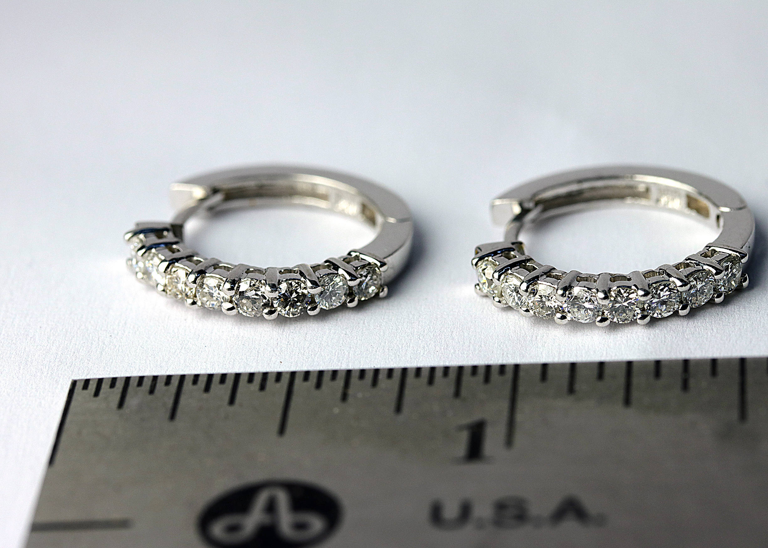 14K White gold Hoop Earring, 0.75ct diamonds