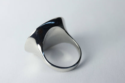 White gold Giant Lapis ring 0.30ct tw diamonds