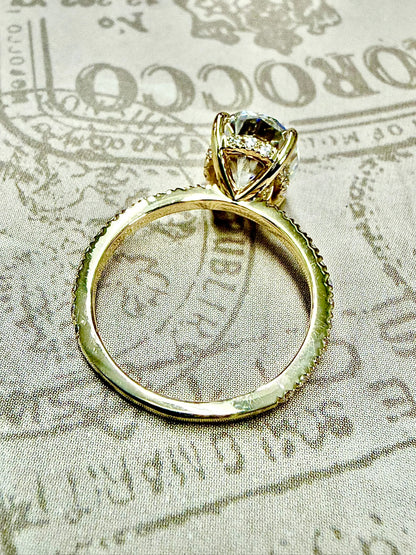 Yellow gold engagement ring