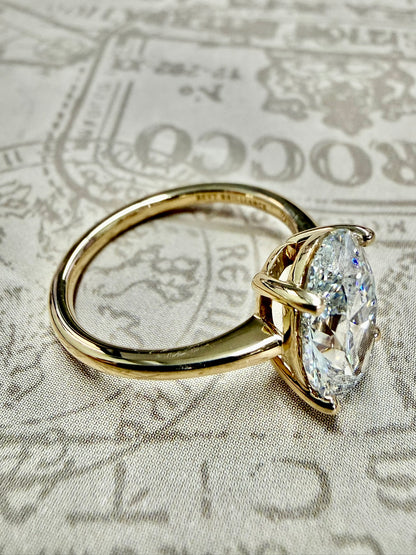 Yellow gold oval diamond engagement ring 2ct