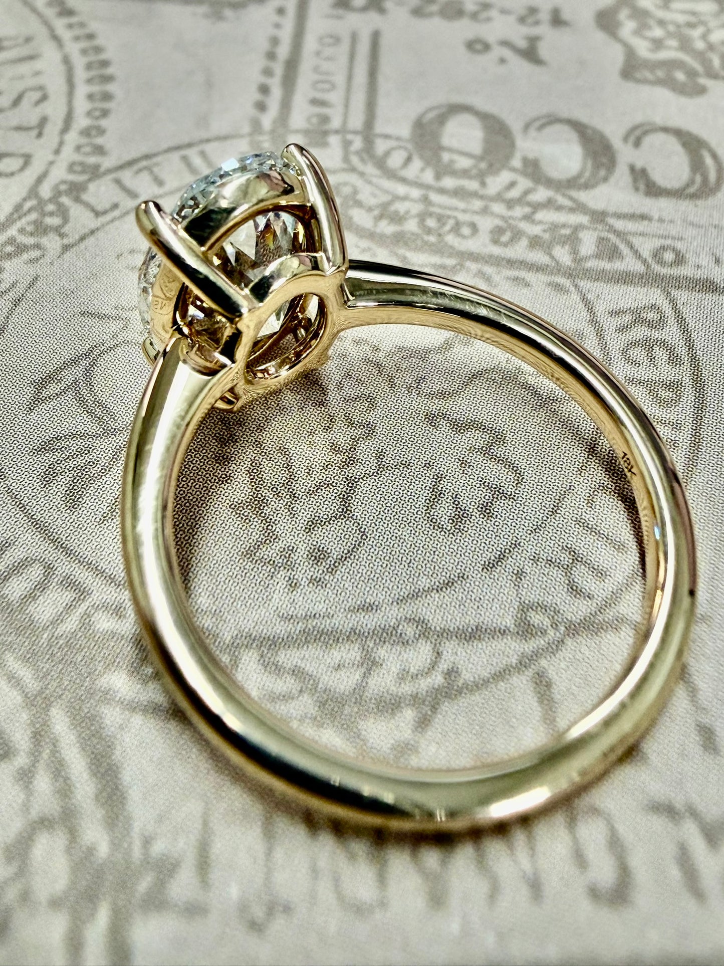 Yellow gold oval diamond engagement ring 2ct