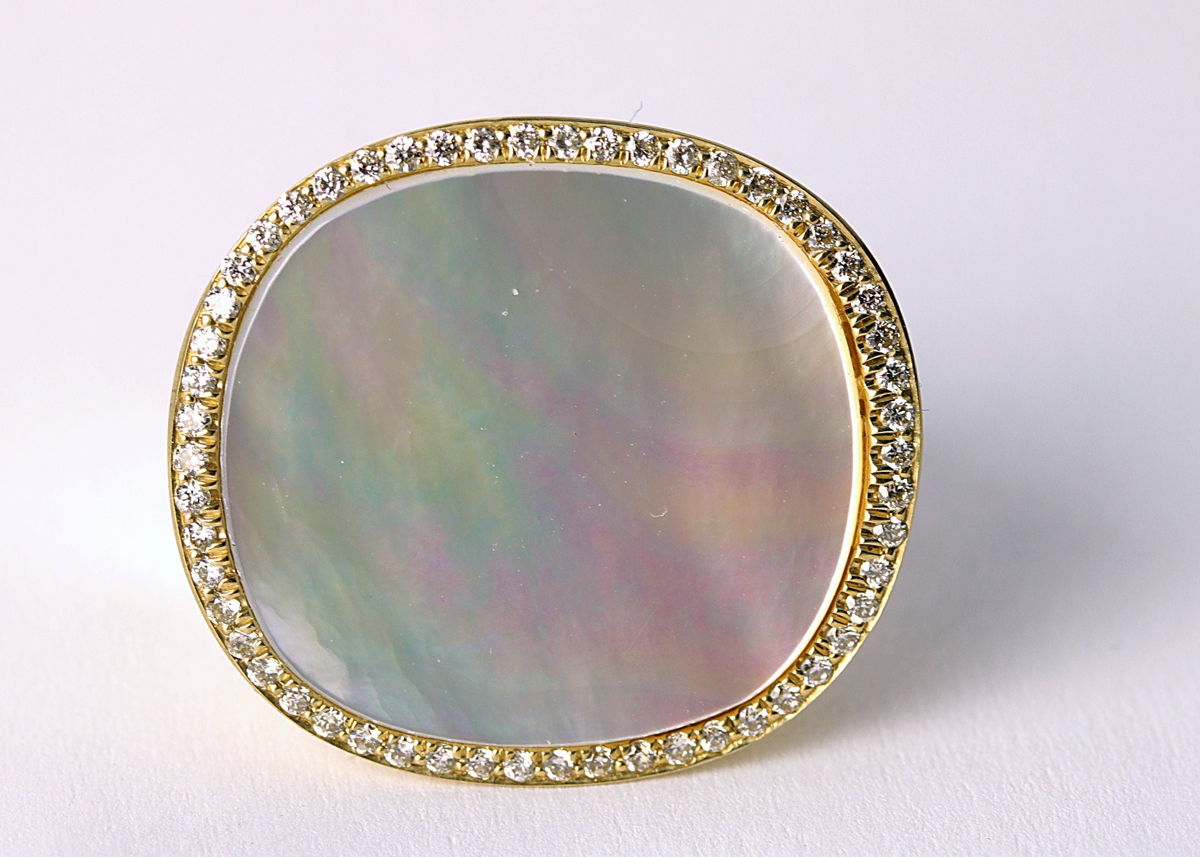 Yellow gold mother of pearl ring with 0.30ct tw diamonds, art deco