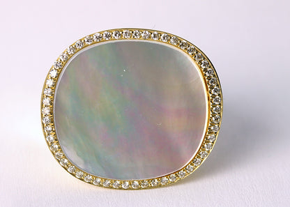Yellow gold mother of pearl ring with 0.30ct tw diamonds, art deco