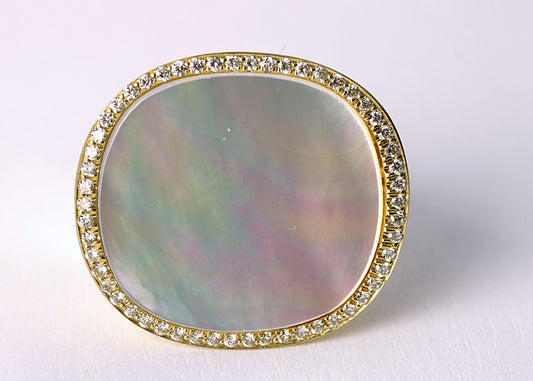 Yellow gold mother of pearl ring with 0.30ct tw diamonds, art deco