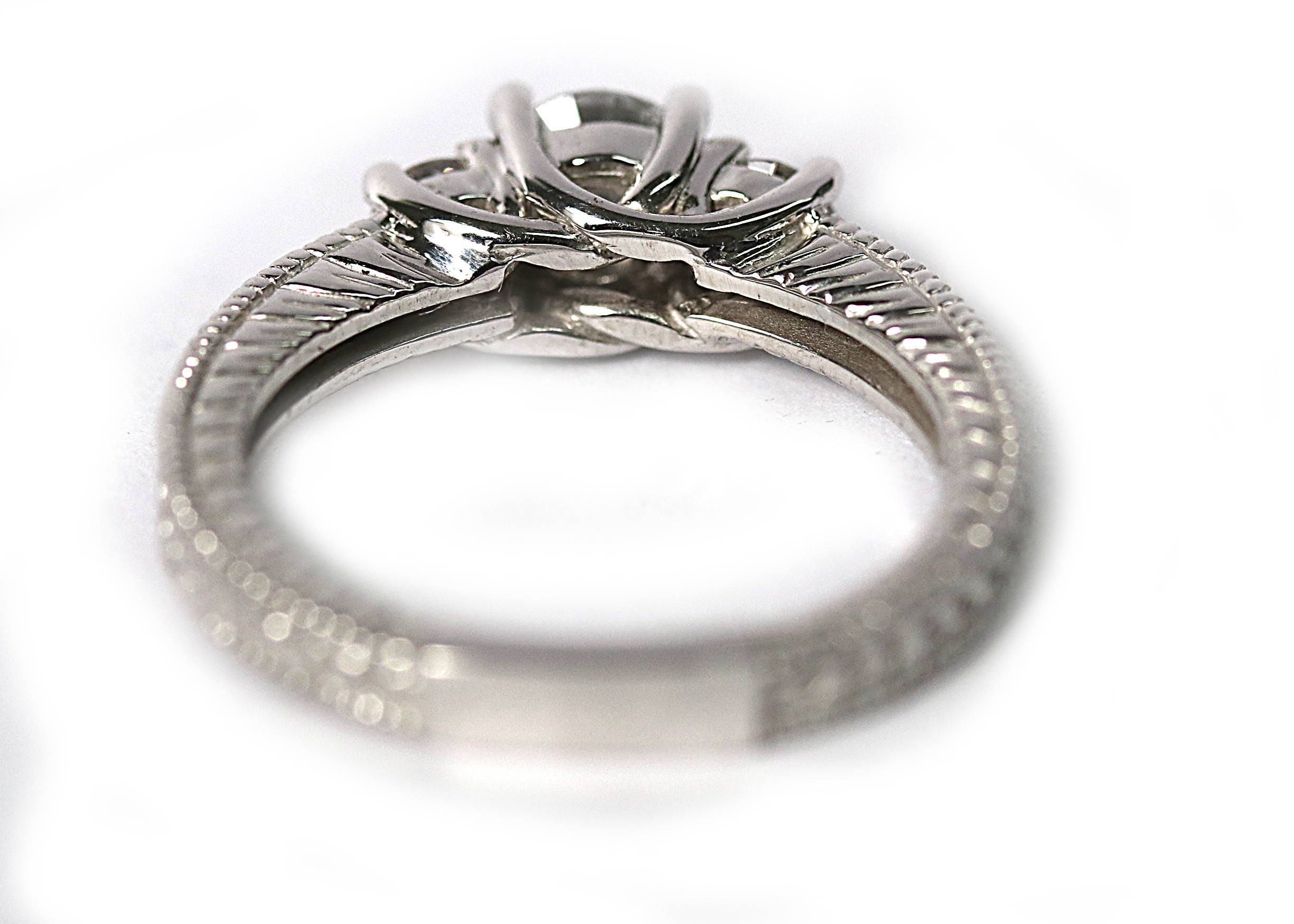 14K White gold engraved Engagement Ring, 0.91ct tw diamonds, White diamond center, light pink sides