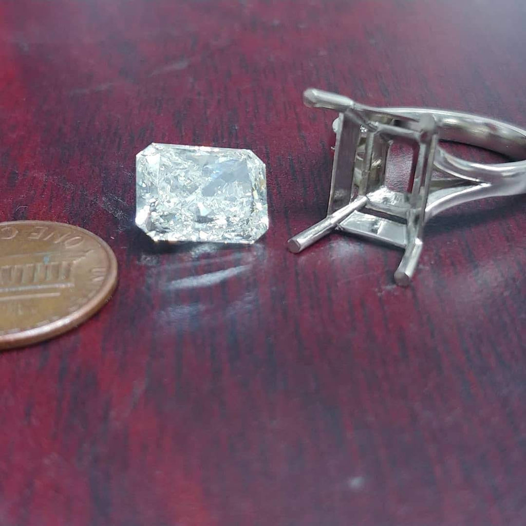 Radiant diamond solitaire