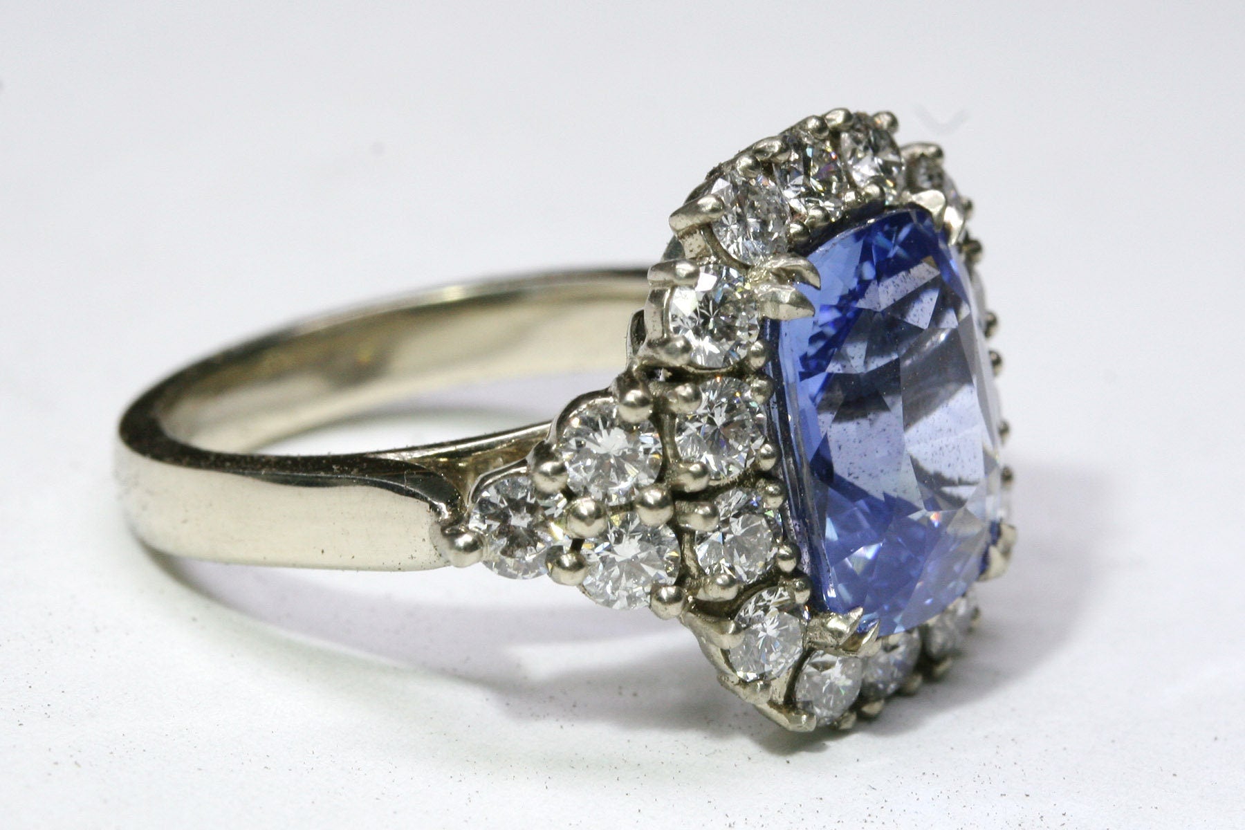 Tanzanite and diamond ring